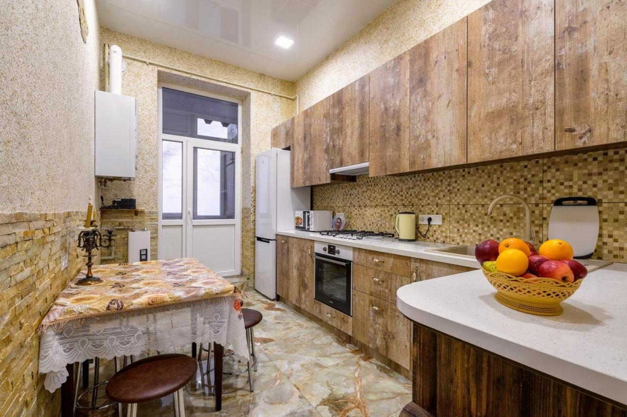 Noviy Svit 4 Apartments Leopoli Esterno foto